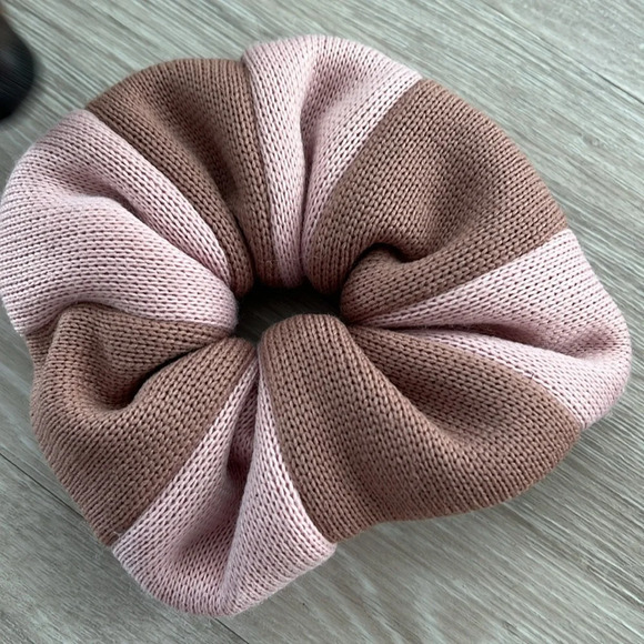 Anthropologie Scrunchie Bundle - Picture 2 of 3